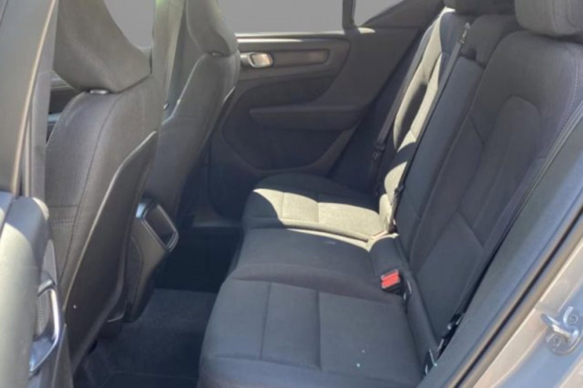 Volvo XC40 T2 automatico Essential (8)