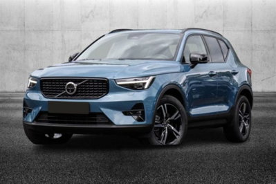 Volvo XC40 B3 automatico Plus Dark usata