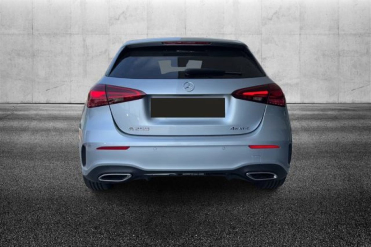 Mercedes-Benz Classe A 250 AMG Line Premium Plus 4matic auto (4)