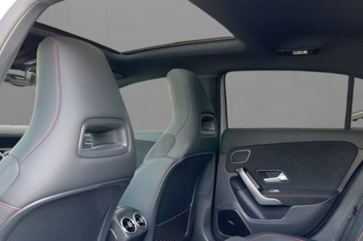 Mercedes-Benz Classe A 250 AMG Line Premium Plus 4matic auto (7)