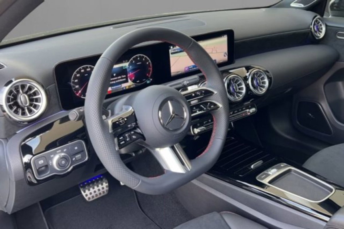 Mercedes-Benz Classe A 250 AMG Line Premium Plus 4matic auto (8)