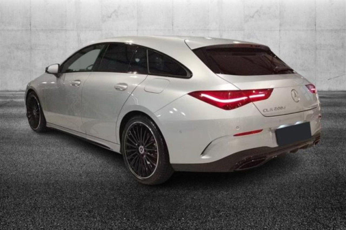 Mercedes-Benz CLA Shooting Brake 200 d AMG Line Premium Plus auto (3)