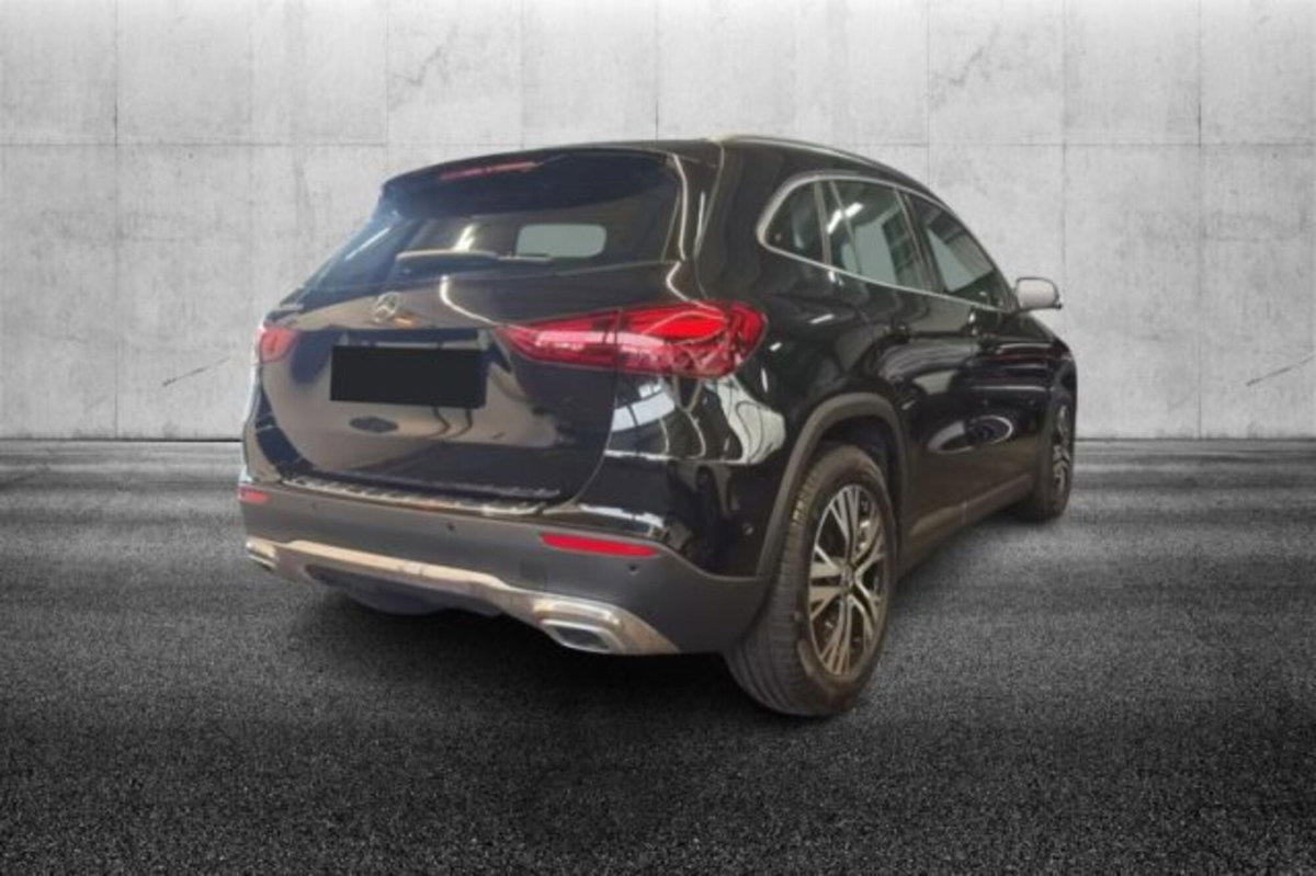 Mercedes-Benz GLA SUV 200 d Progressive Advanced Plus 4matic auto (2)