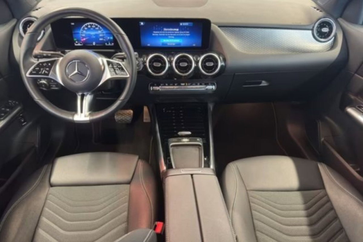 Mercedes-Benz GLA SUV 200 d Progressive Advanced Plus 4matic auto (6)