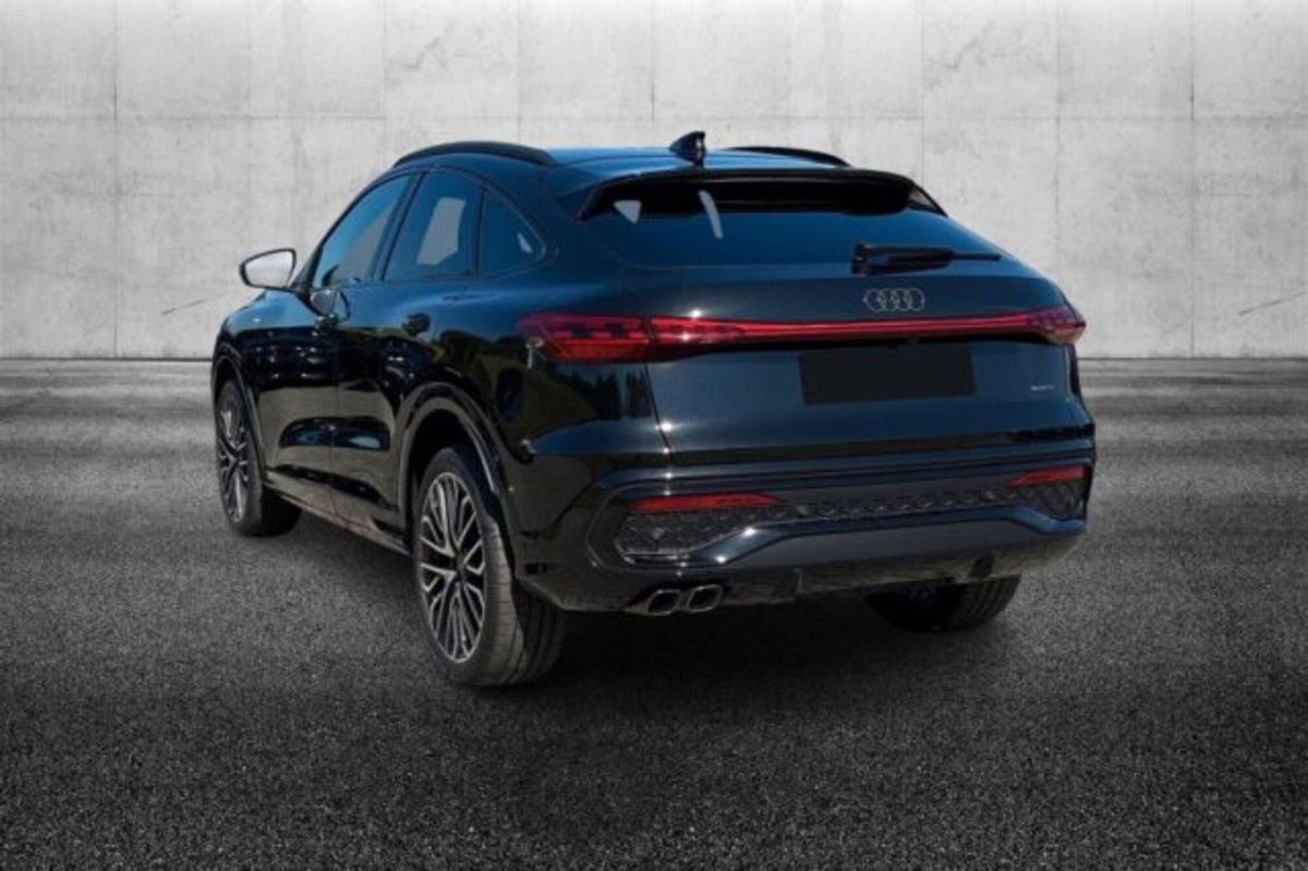 Audi Q5 Sportback 2.0 tdi mhev+ S line quattro 204cv s-tronic (4)