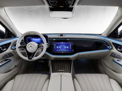 Mercedes-Benz Classe C 300 e Plug-in hybrid 4Matic Premium Plus (8)