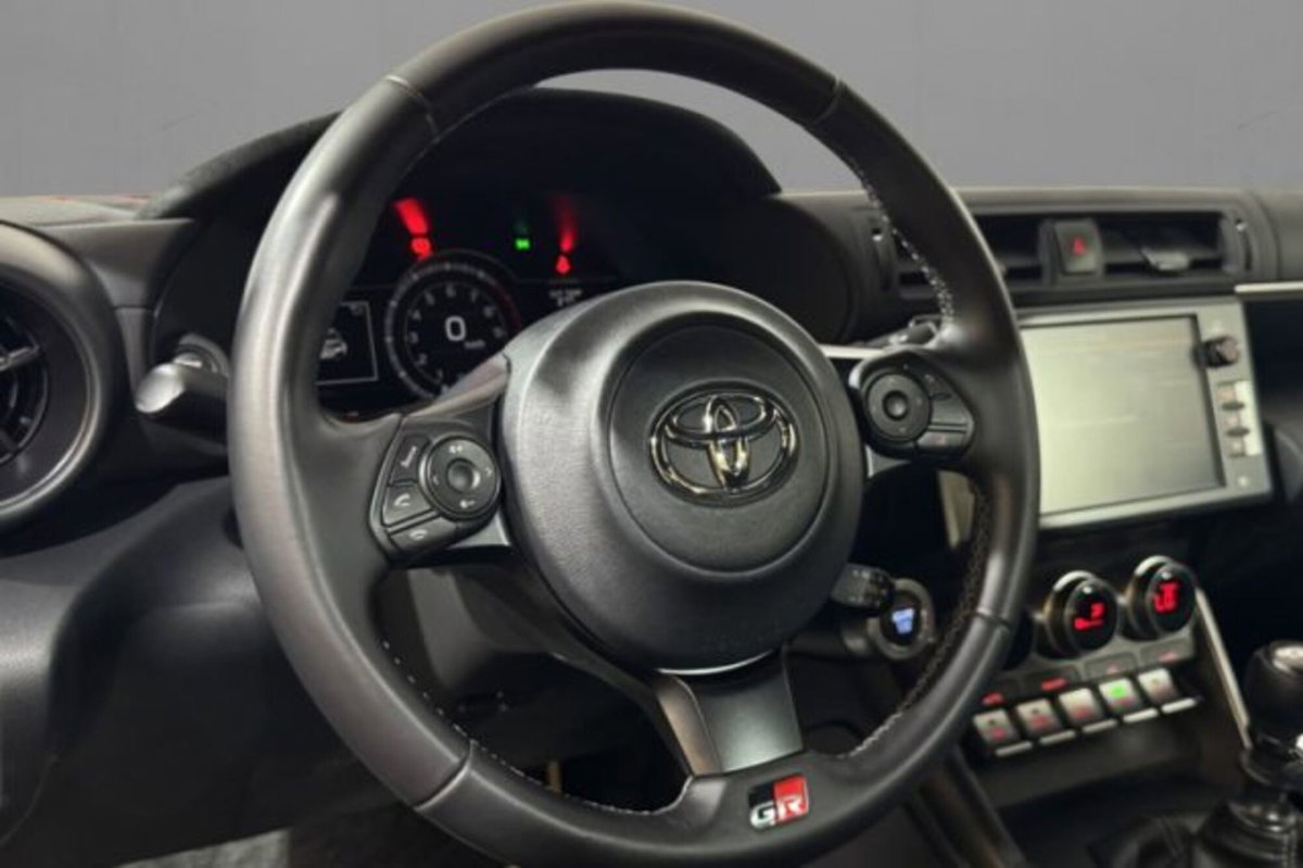 Toyota GR86 2.Premium Sport A/T (6)