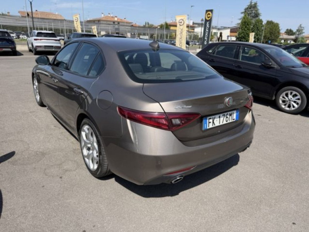 Alfa Romeo Giulia 2.2 Turbodiesel 150 CV (2)