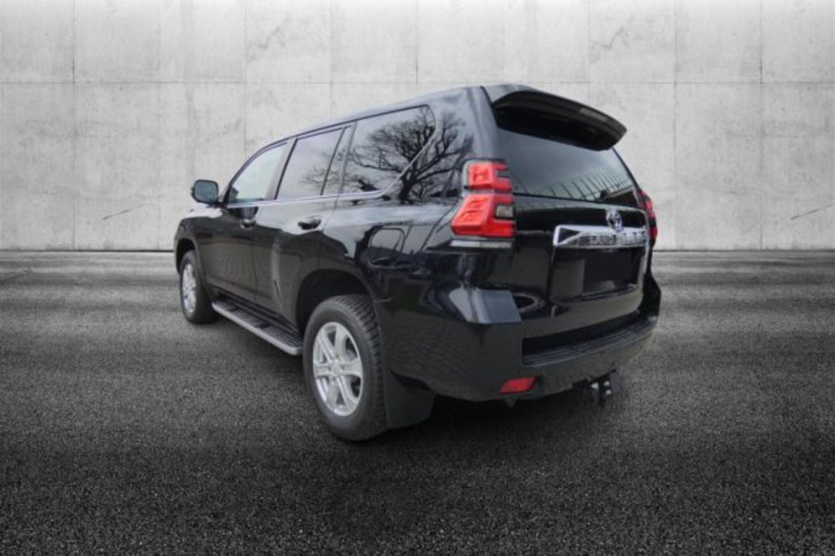Toyota Land Cruiser 5p 2.8 d-4d Executive auto (3)