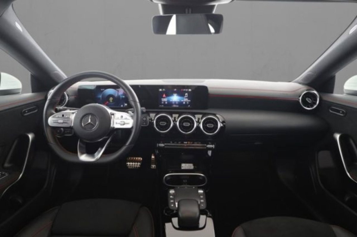 Mercedes-Benz CLA Shooting Brake 200 d Automatic Shooting Brake Premium (6)