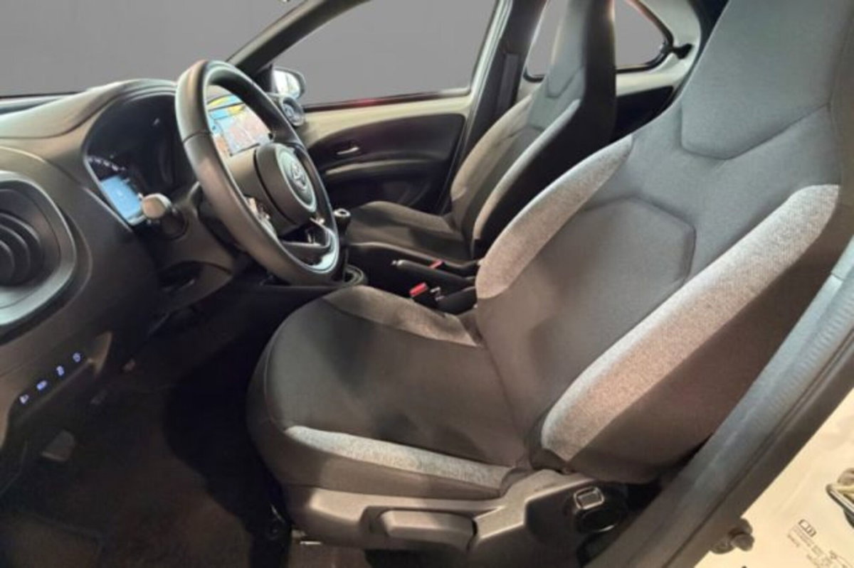 Toyota Aygo X 1.0 VVT-i 72 CV 5 porte Limited Air (6)