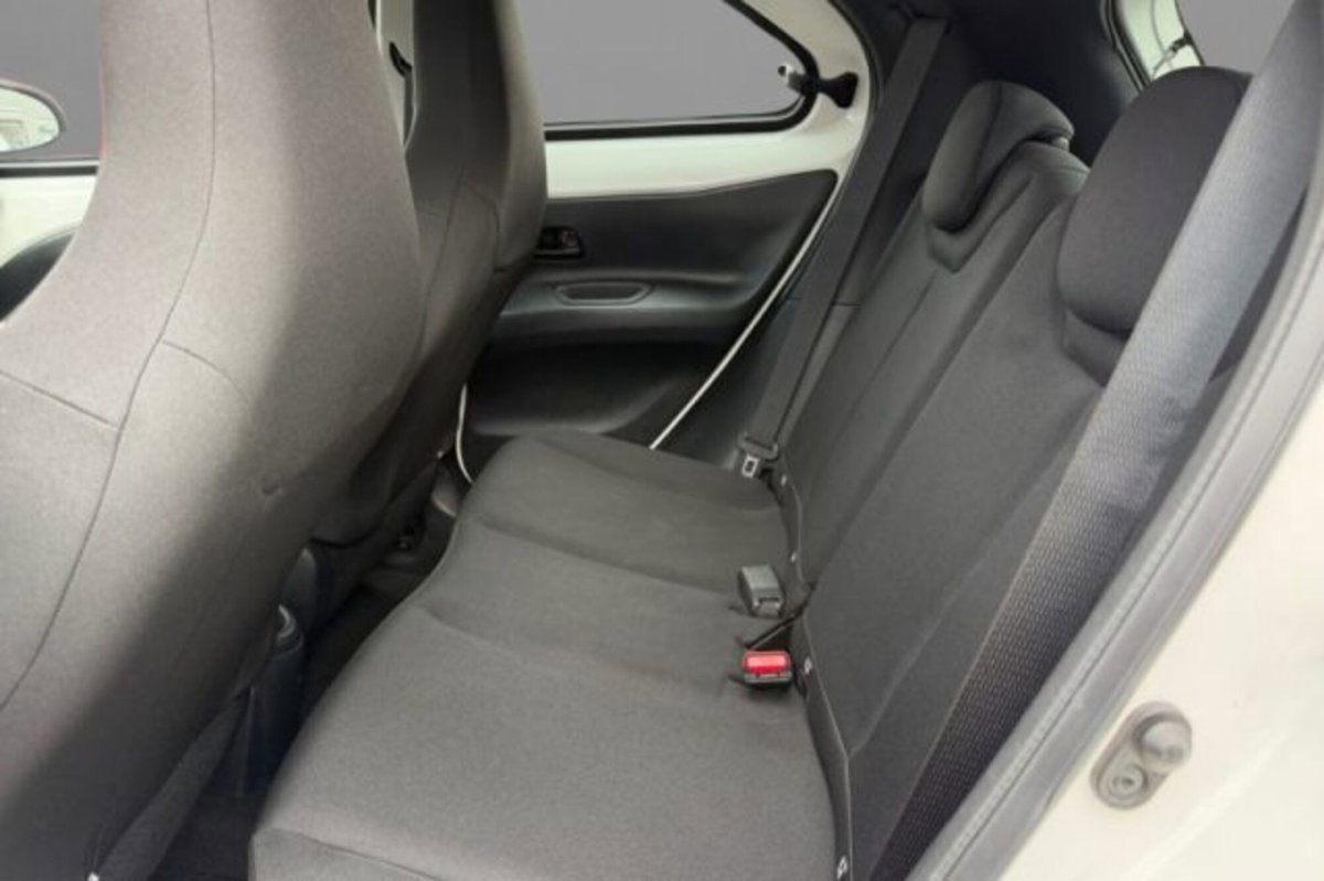 Toyota Aygo X 1.0 VVT-i 72 CV 5 porte Limited Air (8)