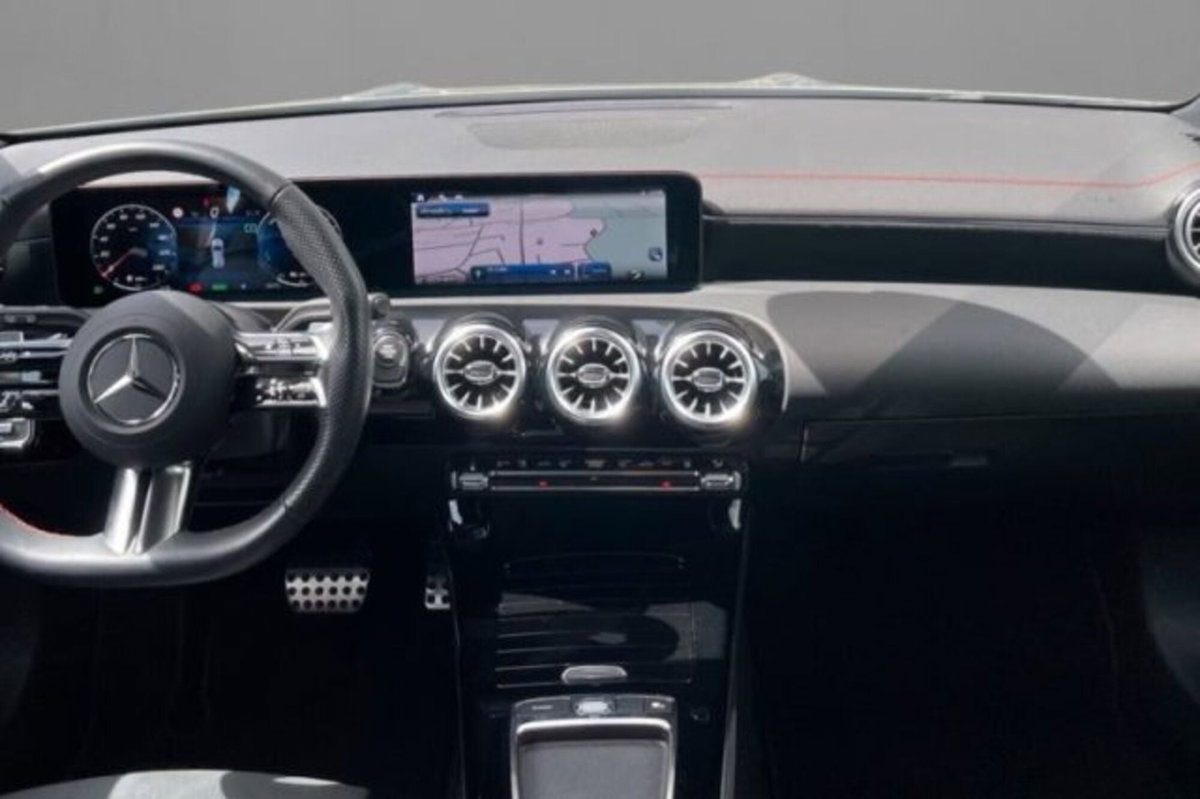 Mercedes-Benz CLA Shooting Brake 250 e phev AMG Line Premium auto (6)