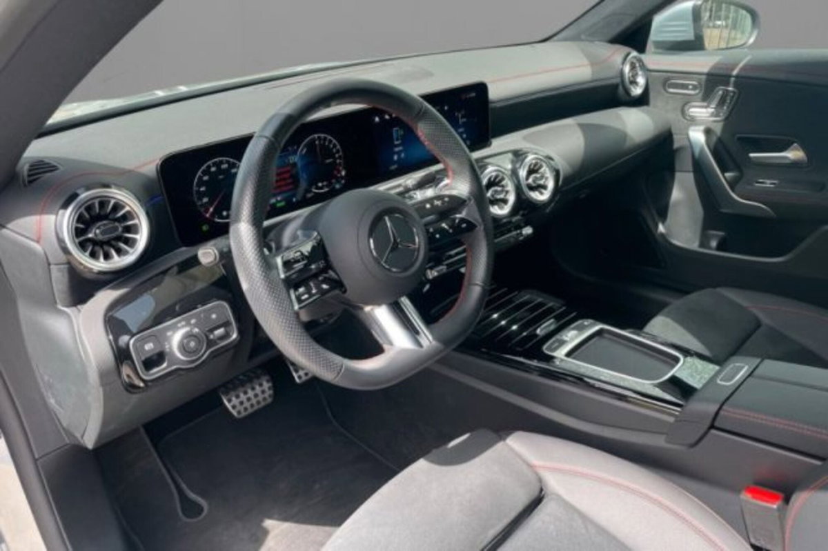 Mercedes-Benz CLA Shooting Brake 250 e phev AMG Line Premium auto (7)