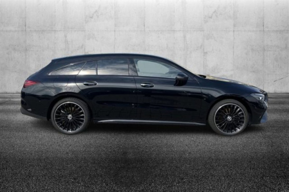 Mercedes-Benz CLA Shooting Brake 250 e phev AMG Line Premium auto (5)