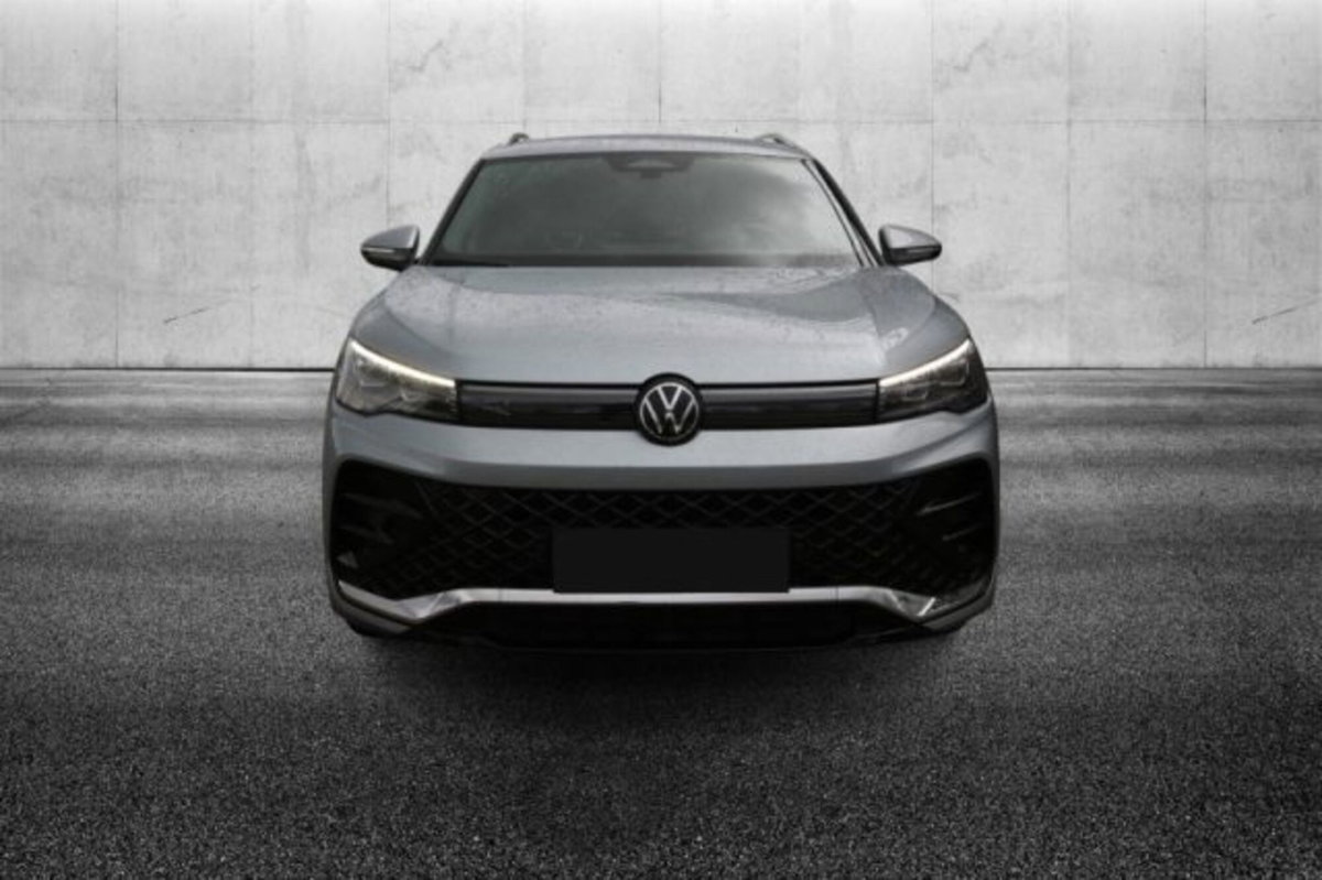 Volkswagen Tiguan 2.0 tdi R-Line 150cv dsg (4)