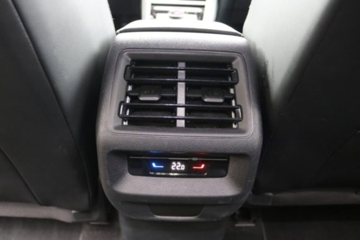 Volkswagen Tiguan 2.0 tdi R-Line 150cv dsg (8)