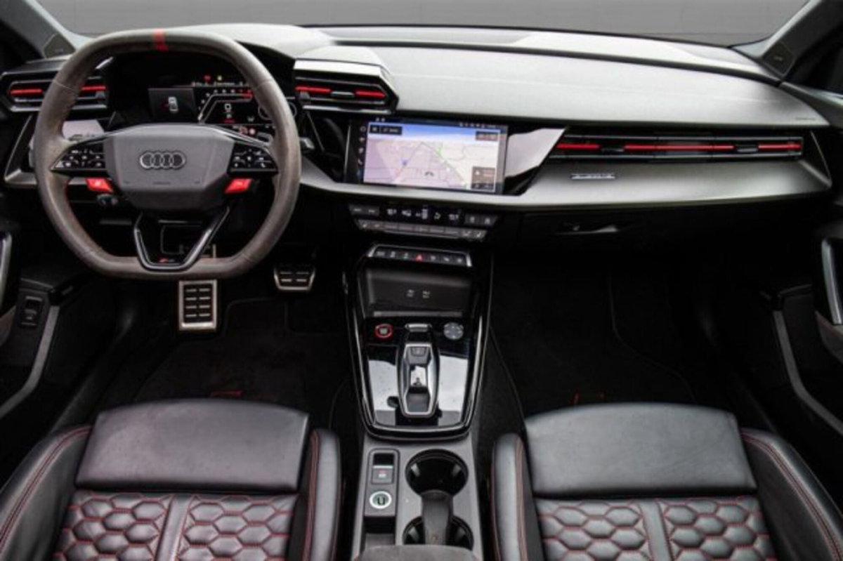 Audi RS 3 3 TFSI quattro S tronic (6)