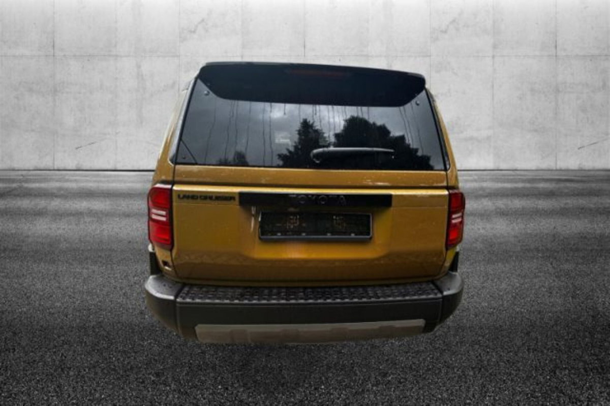 Toyota Land Cruiser 2.8 d-4d Lounge awd auto (5)