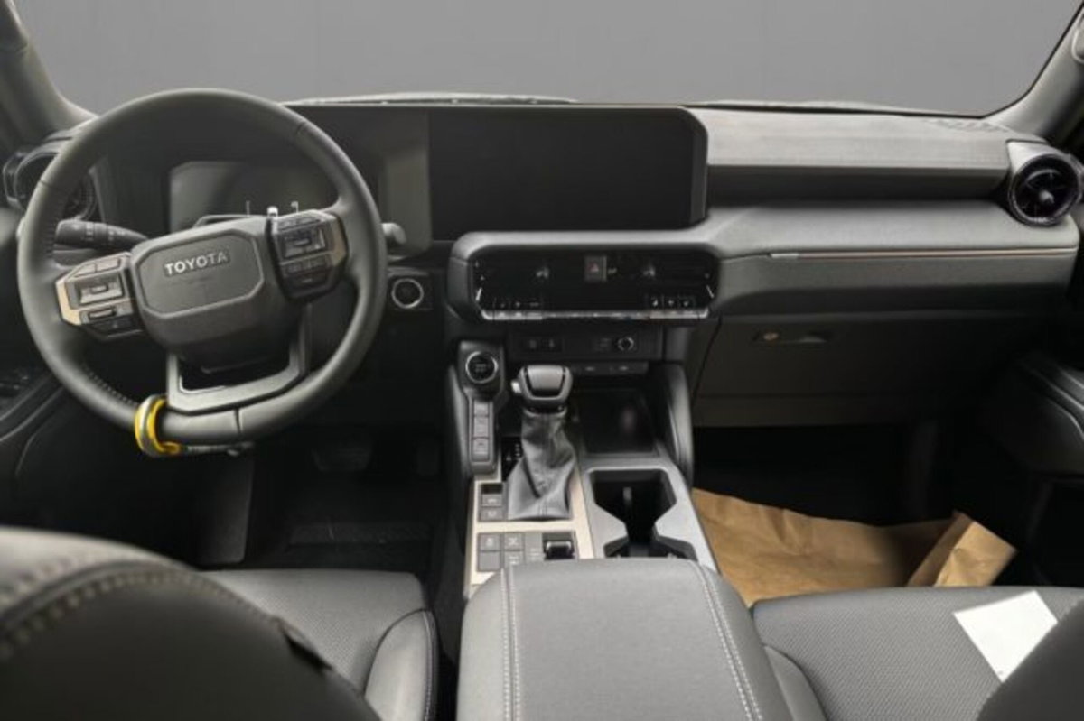 Toyota Land Cruiser 2.8 d-4d Lounge awd auto (6)