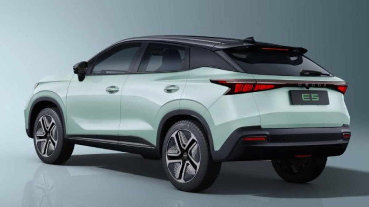 Omoda Omoda 5 EV 60,9 kWh Pure (5)
