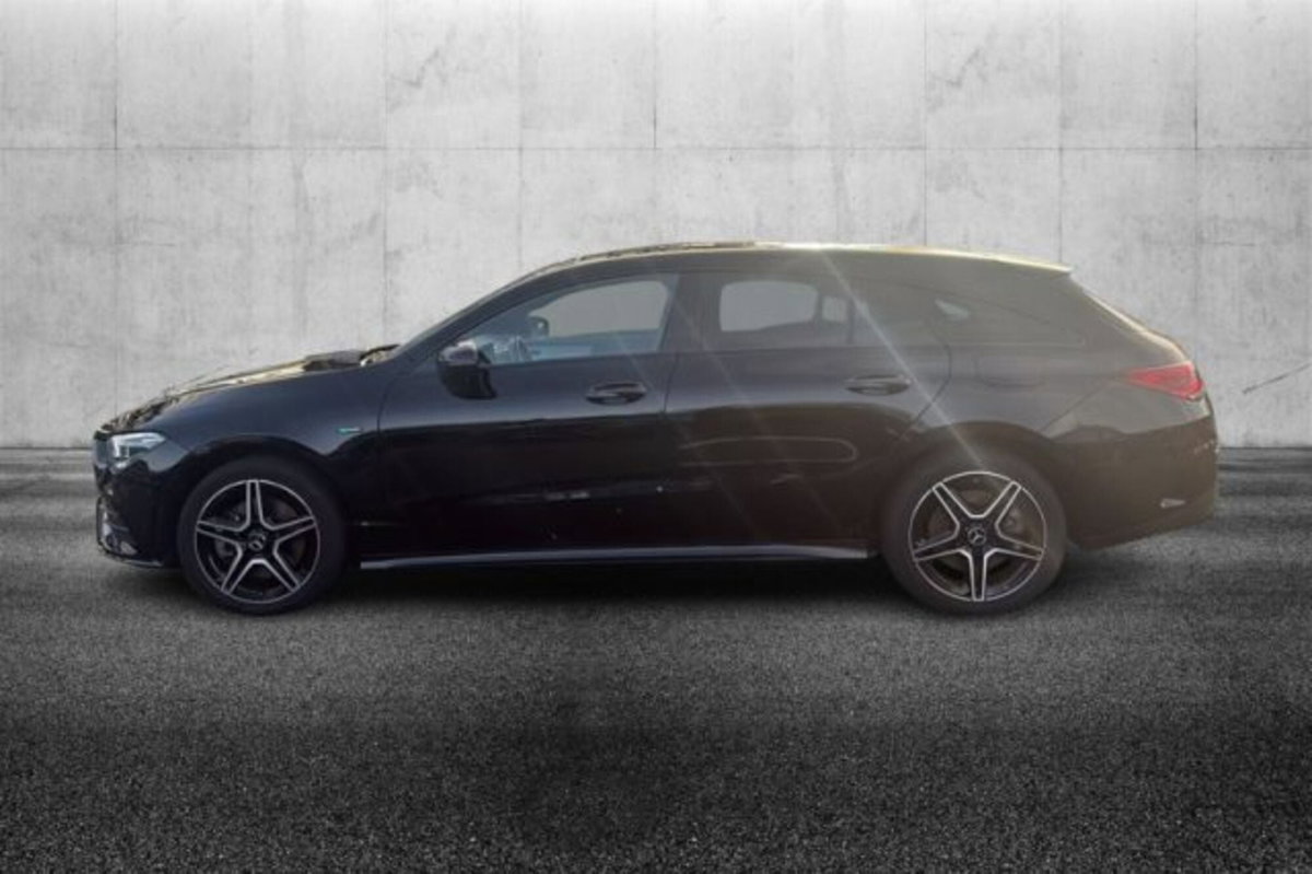 Mercedes-Benz CLA Shooting Brake 250 e Plug-in hybrid Shooting Brake Premium (4)