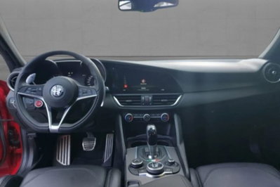Alfa Romeo Giulia 2.0 Turbo 200 CV AT8 B-Tech (6)