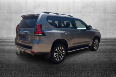 Toyota Land Cruiser 5p 2.8 d-4d Executive auto (2)