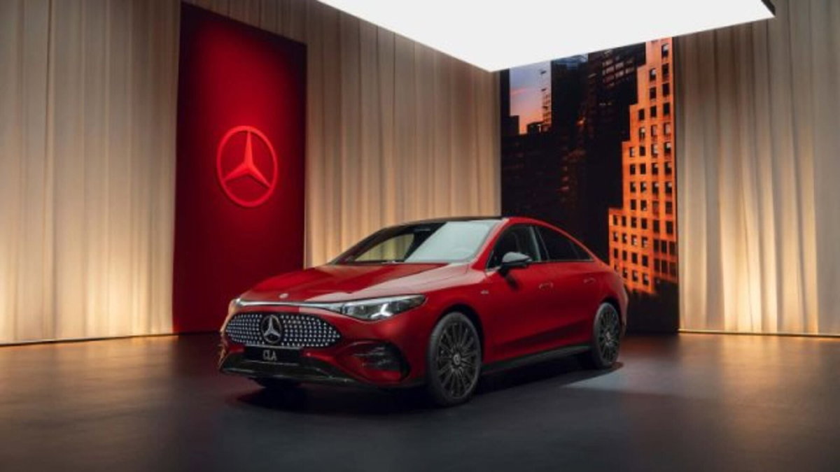 Mercedes-Benz CLA 220 Automatic 4Matic Business (4)