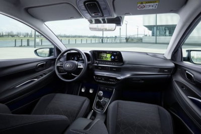 Hyundai Bayon 1.0 t-gdi Exellence 90cv dct (8)