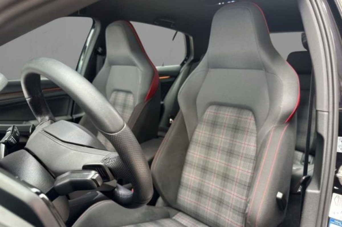 Volkswagen Golf 2.0 TSI GTI DSG (7)