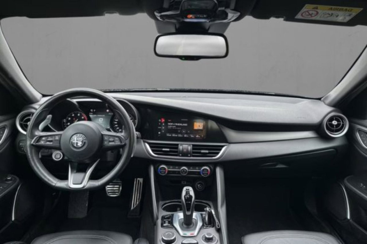 Alfa Romeo Giulia 2.0 Turbo 200 CV AT8 Sprint (5)