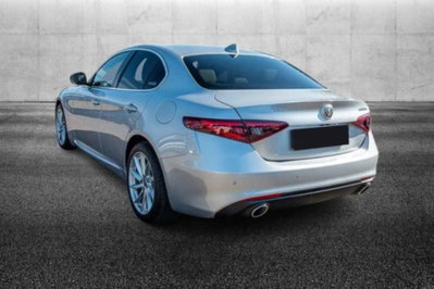 Alfa Romeo Giulia 2.0 Turbo 200 CV AT8 Super (4)