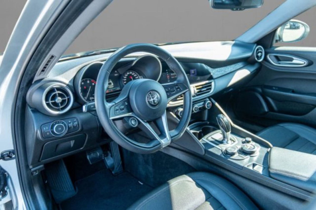 Alfa Romeo Giulia 2.0 Turbo 200 CV AT8 Super (6)