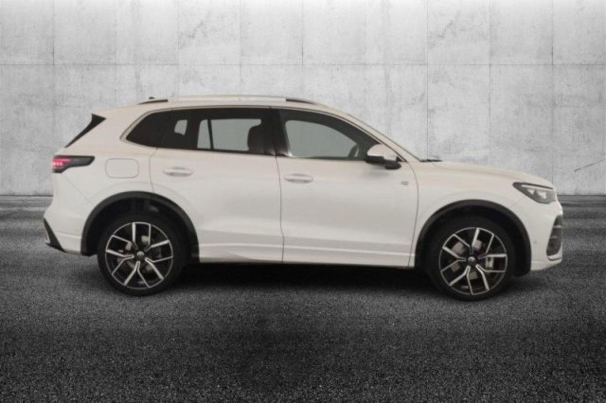 Volkswagen Tiguan 2.0 tdi R-Line 4motion 193cv dsg (3)