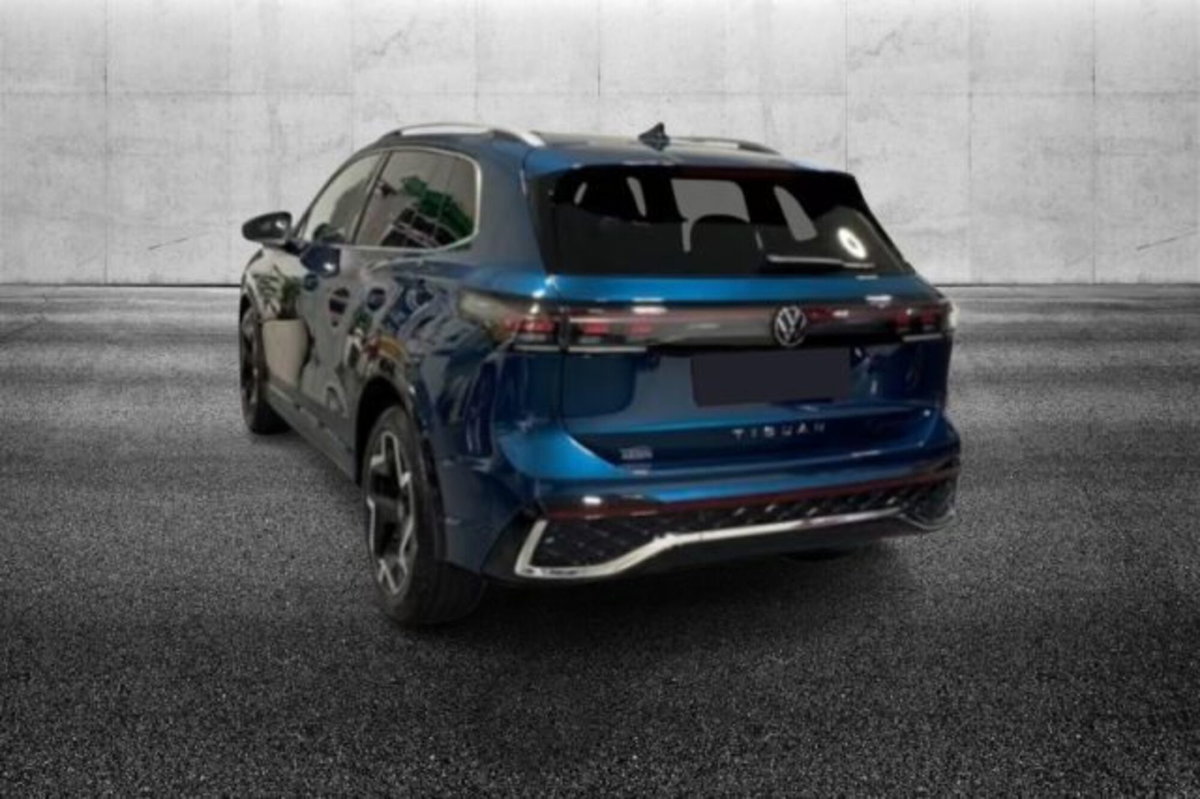 Volkswagen Tiguan 2.0 tdi R-Line 150cv dsg (3)