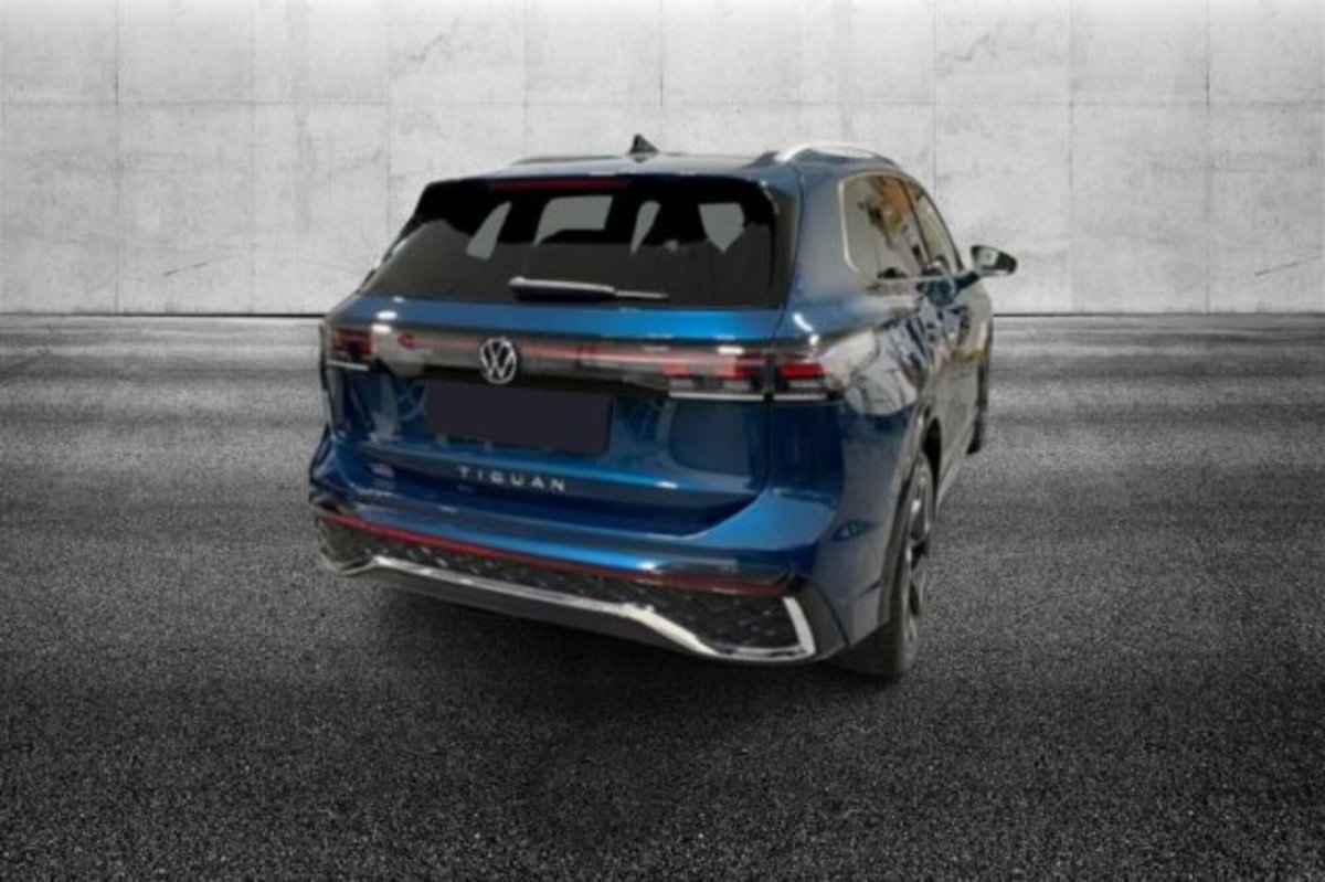 Volkswagen Tiguan 2.0 tdi R-Line 150cv dsg (4)