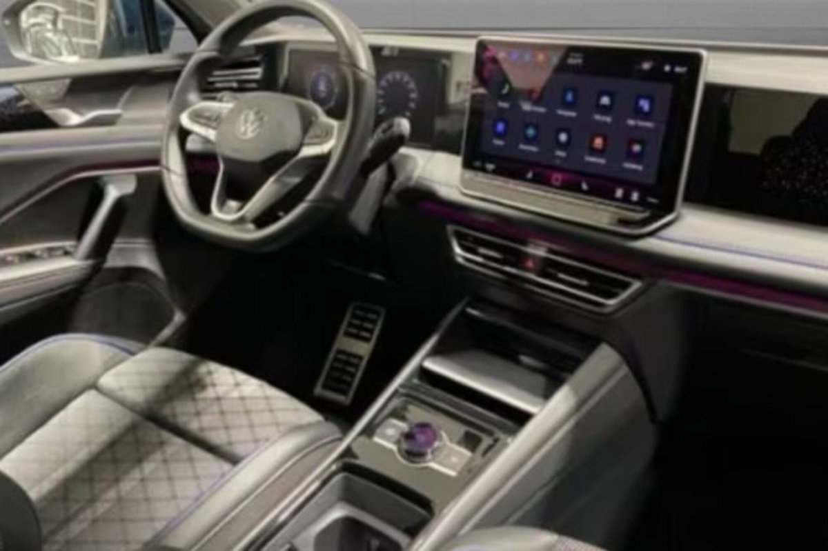 Volkswagen Tiguan 2.0 tdi R-Line 150cv dsg (7)