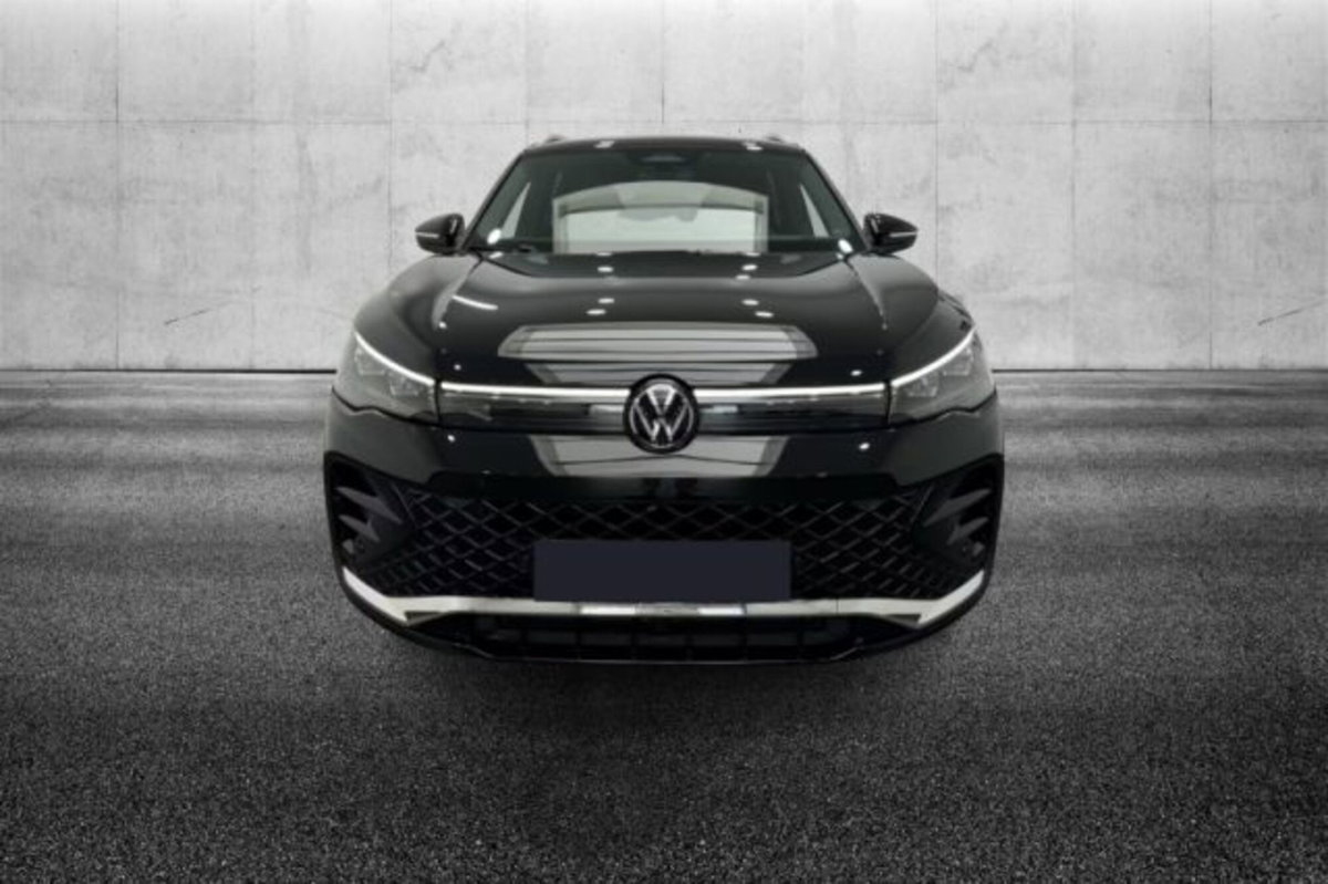 Volkswagen Tiguan 2.0 tdi R-Line 150cv dsg (4)