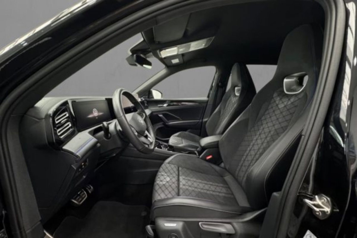 Volkswagen Tiguan 2.0 tdi R-Line 150cv dsg (6)