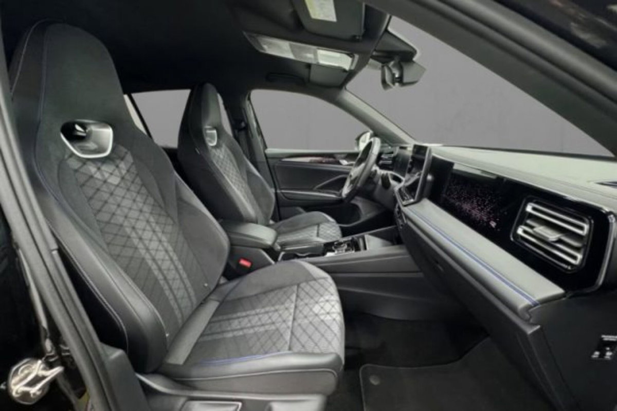 Volkswagen Tiguan 2.0 tdi R-Line 150cv dsg (7)
