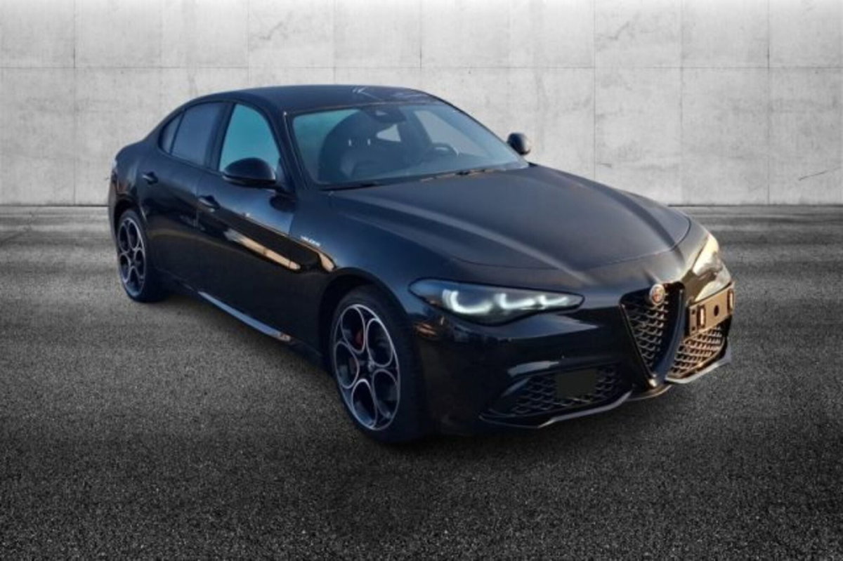 Alfa Romeo Giulia 2.0 Turbo 280 CV AT8 AWD Q4 Veloce (2)