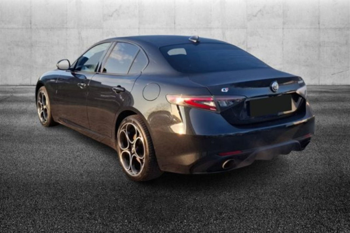 Alfa Romeo Giulia 2.0 Turbo 280 CV AT8 AWD Q4 Veloce (4)
