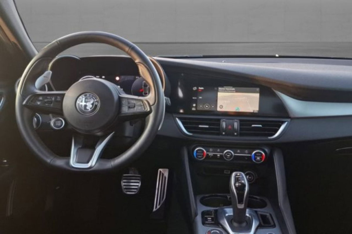 Alfa Romeo Giulia 2.0 Turbo 280 CV AT8 AWD Q4 Veloce (6)