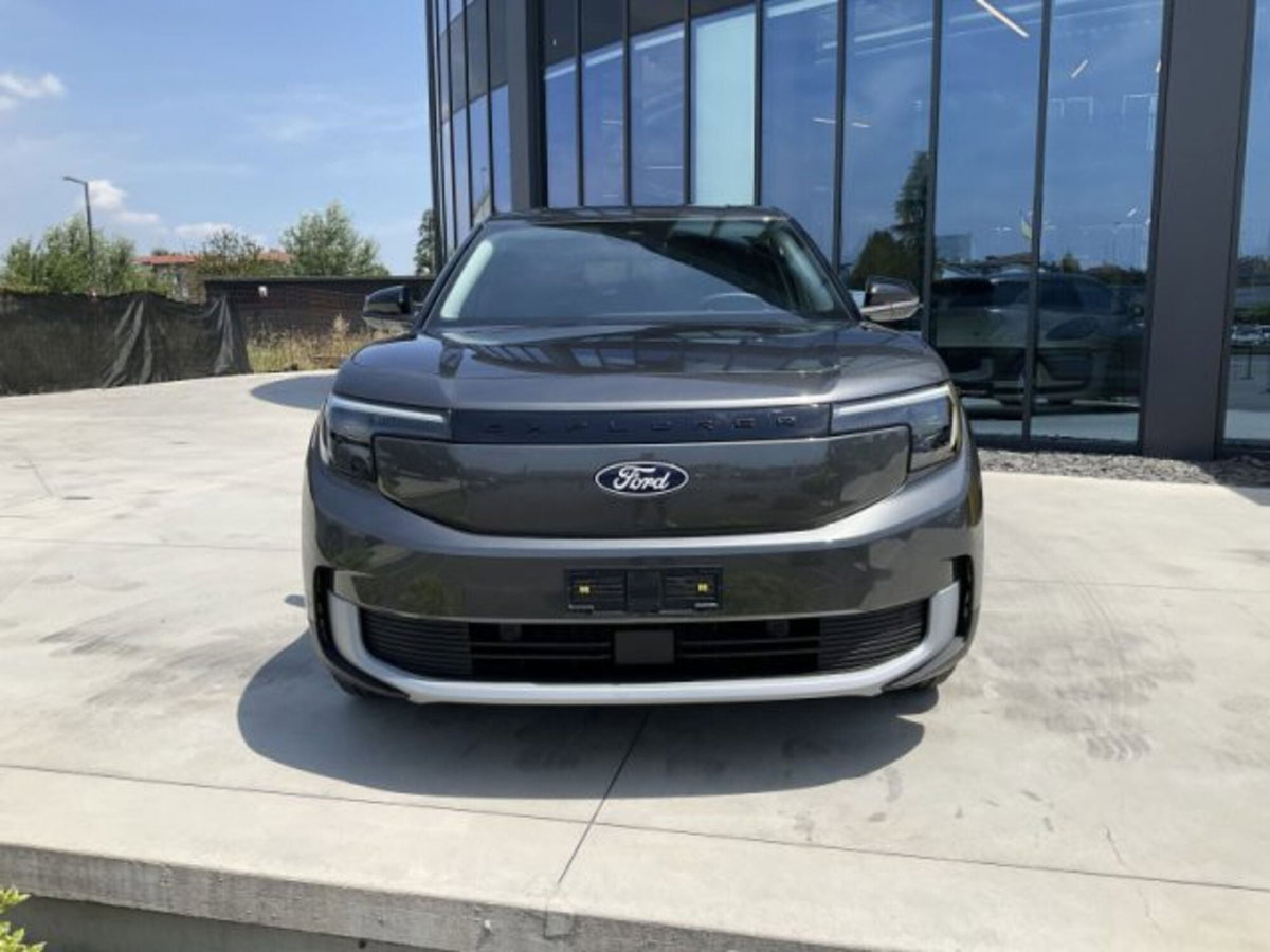 Ford Explorer Extended Range rwd 204cv auto (2)