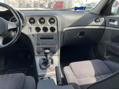 Alfa Romeo 159 SportWagon 1.9 JTDm 16V Sportwagon Distinctive (7)