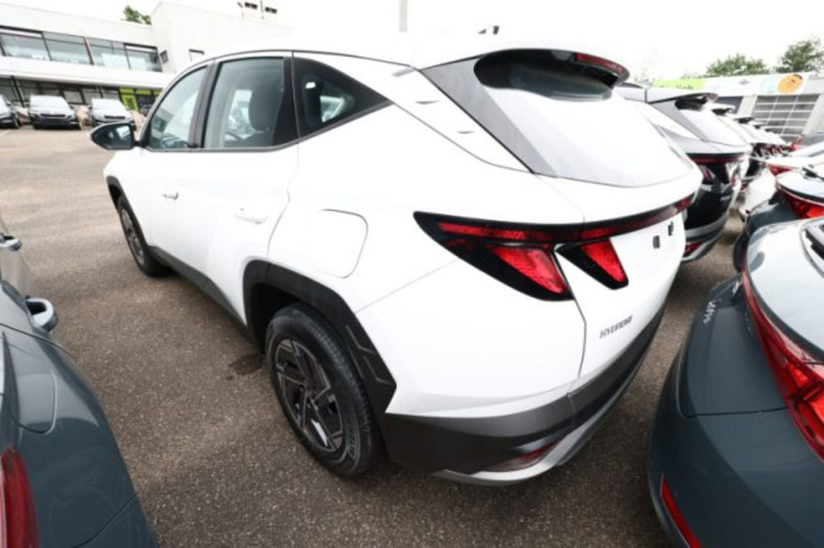 Hyundai Tucson 1.6 t-gdi 48V Xtech 2wd mt (7)