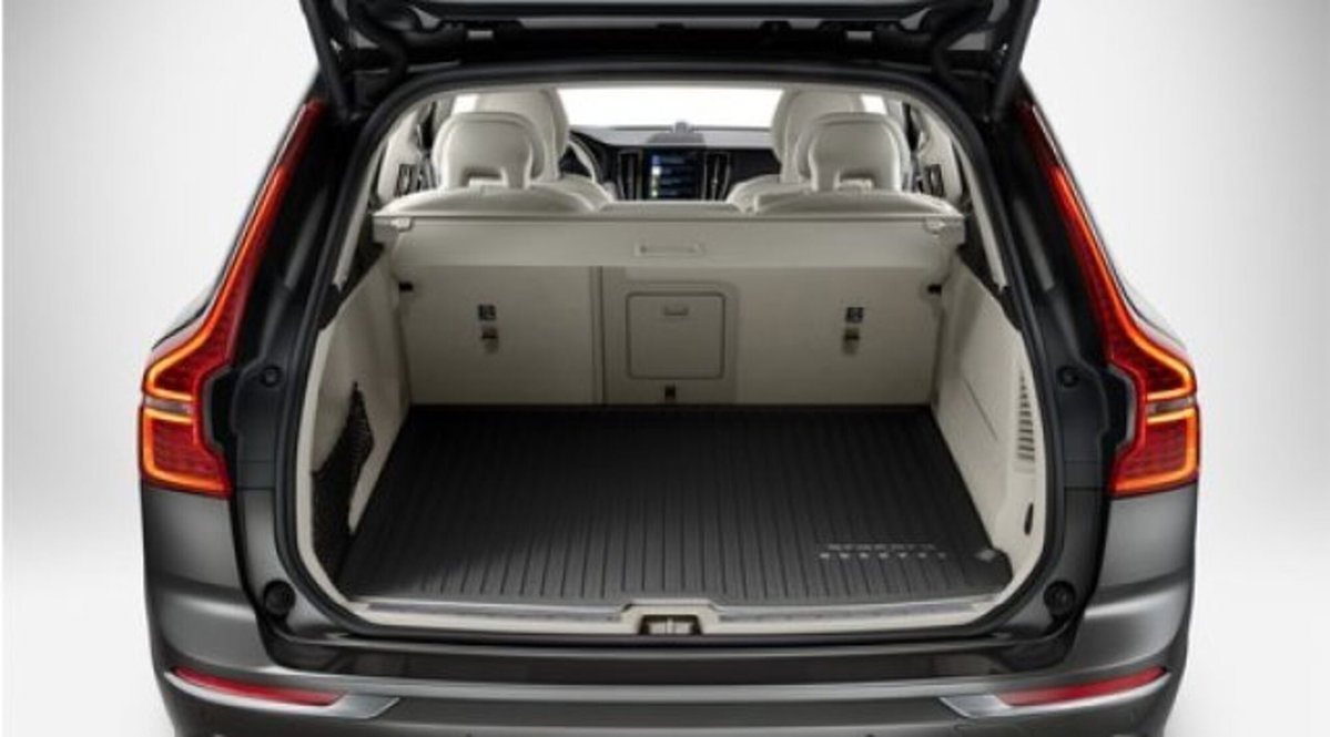 Volvo XC60 T6 Recharge AWD Plug-in Hybrid automatico Core