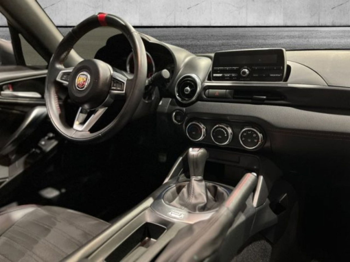 Abarth 124 Spider 1.4 Turbo MultiAir 170 CV (7)