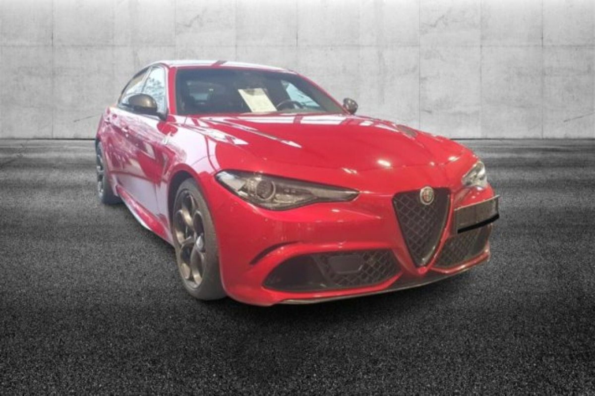 Alfa Romeo Giulia 2.9 T V6 AT8 Quadrifoglio (2)